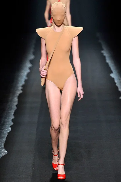 Look 23